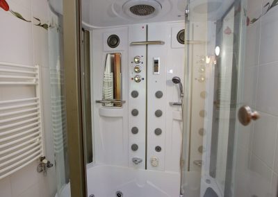 Hotel Járja fürdőszoba
